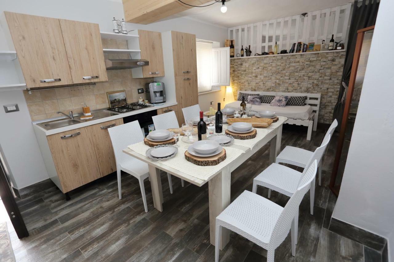 Apartmán Casa Del Cicloturista Santadi Exteriér fotografie