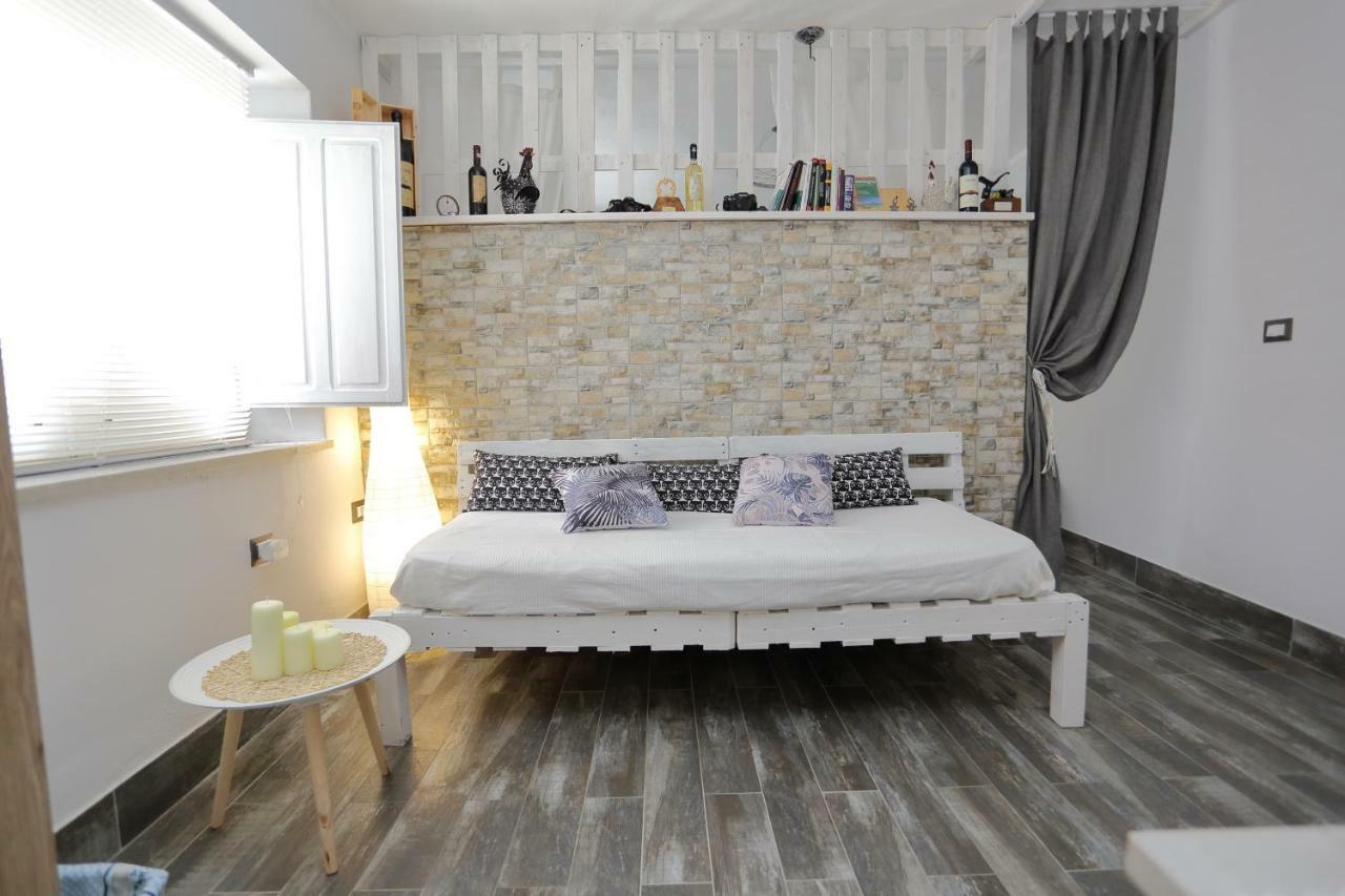 Apartmán Casa Del Cicloturista Santadi Exteriér fotografie