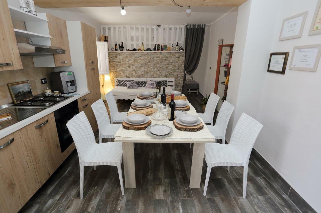 Apartmán Casa Del Cicloturista Santadi Exteriér fotografie
